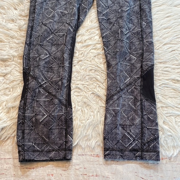 Lululemon Pace Rival Crop in Formation Alpine White Black sz 6 - Picture 6 of 13